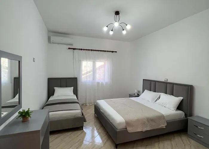 Alexandros Villa Qeparo